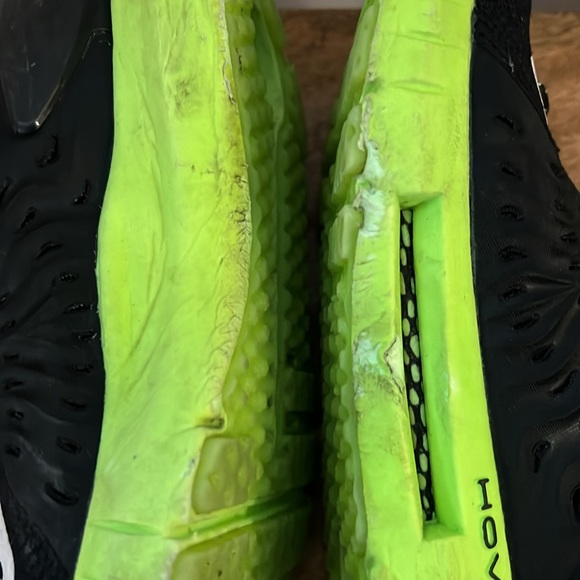Under Armour Hovr Phantom black and neon green size 4Y - Picture 5 of 11